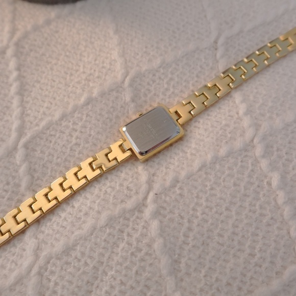 Vintage White Diamonds Elizabeth Taylor Timepiece - Picture 8 of 8